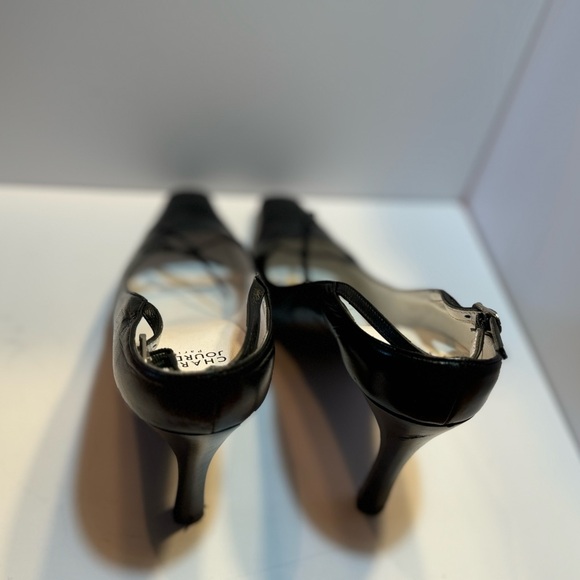 Great condition, beautiful shoe. Perfect for work, comfortable. 4 in heel - Picture 2 of 15